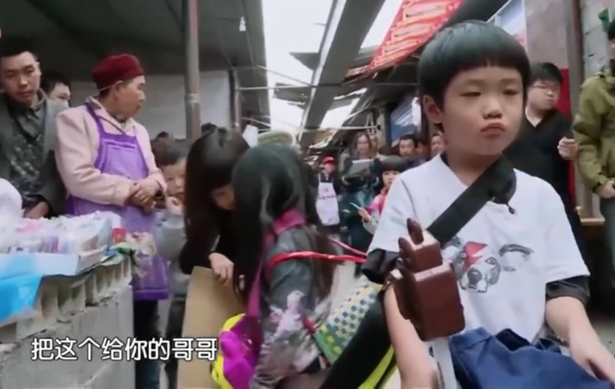 我爸爸掉水里了(《爸爸去哪儿》里的王诗龄长大了)插图4 我爸爸掉水里了(《爸爸去哪儿》里的王诗龄长大了)