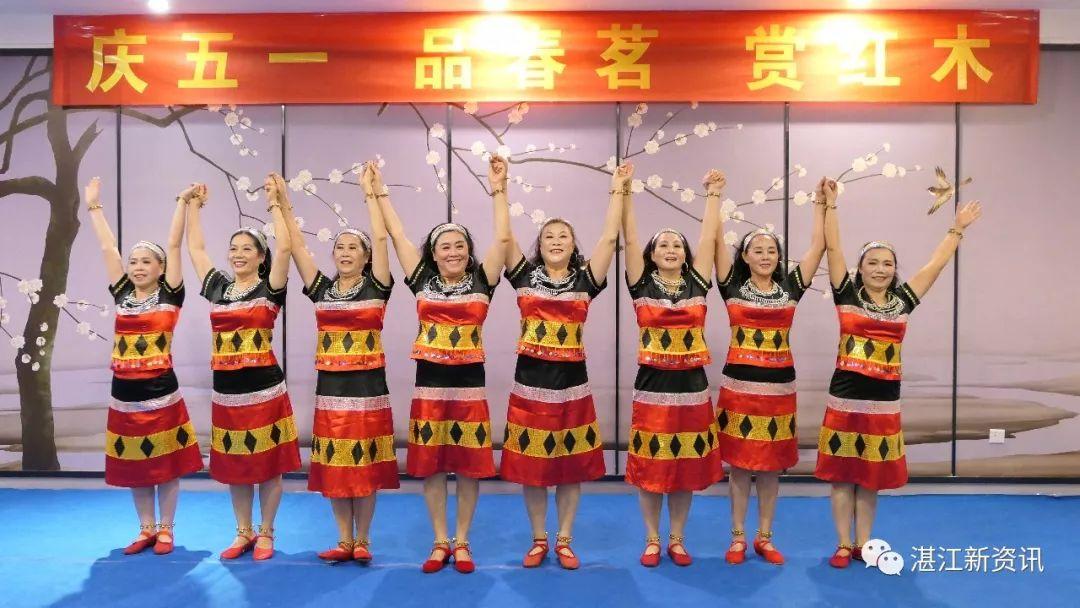 湛江家具城(旗袍与红木交相辉映成为最美的相遇)插图17 湛江家具城(旗袍与红木交相辉映成为最美的相遇)