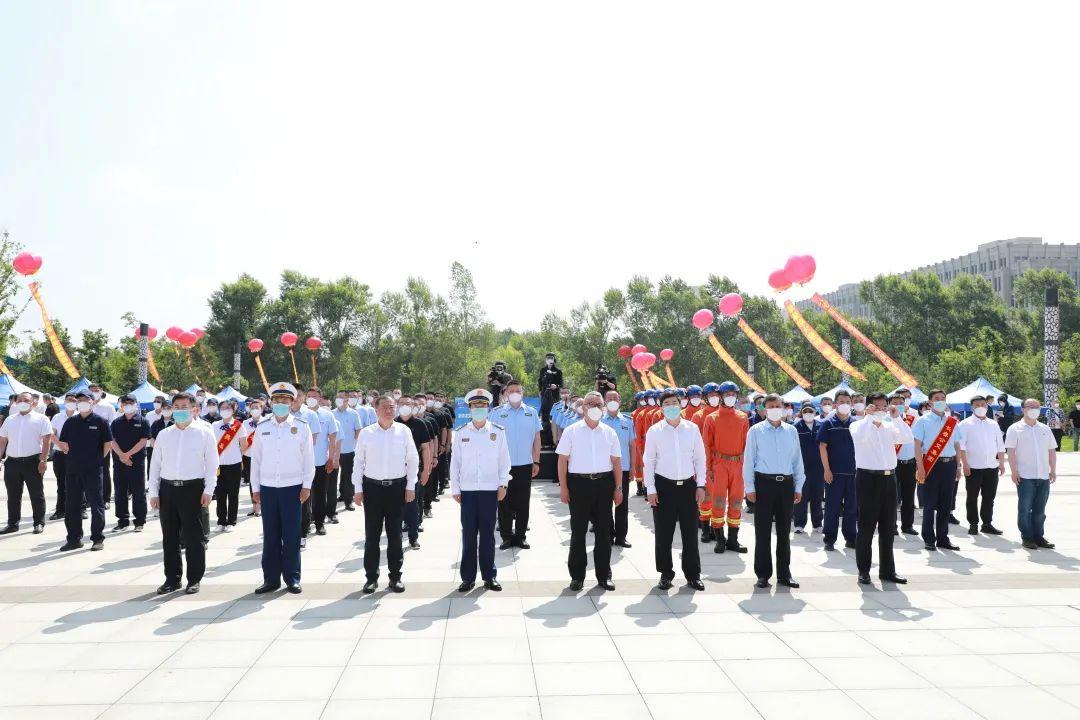 6月16日是什么日子(吉林省森林消防总队开展安全宣传咨询活动)插图2 月16日是什么日子(吉林省森林消防总队开展安全宣传咨询活动)"