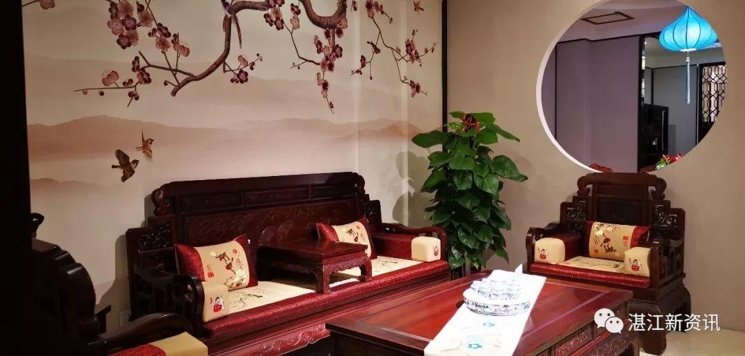 湛江家具城(旗袍与红木交相辉映成为最美的相遇)插图44 湛江家具城(旗袍与红木交相辉映成为最美的相遇)
