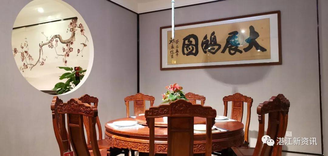 湛江家具城(旗袍与红木交相辉映成为最美的相遇)插图38 湛江家具城(旗袍与红木交相辉映成为最美的相遇)