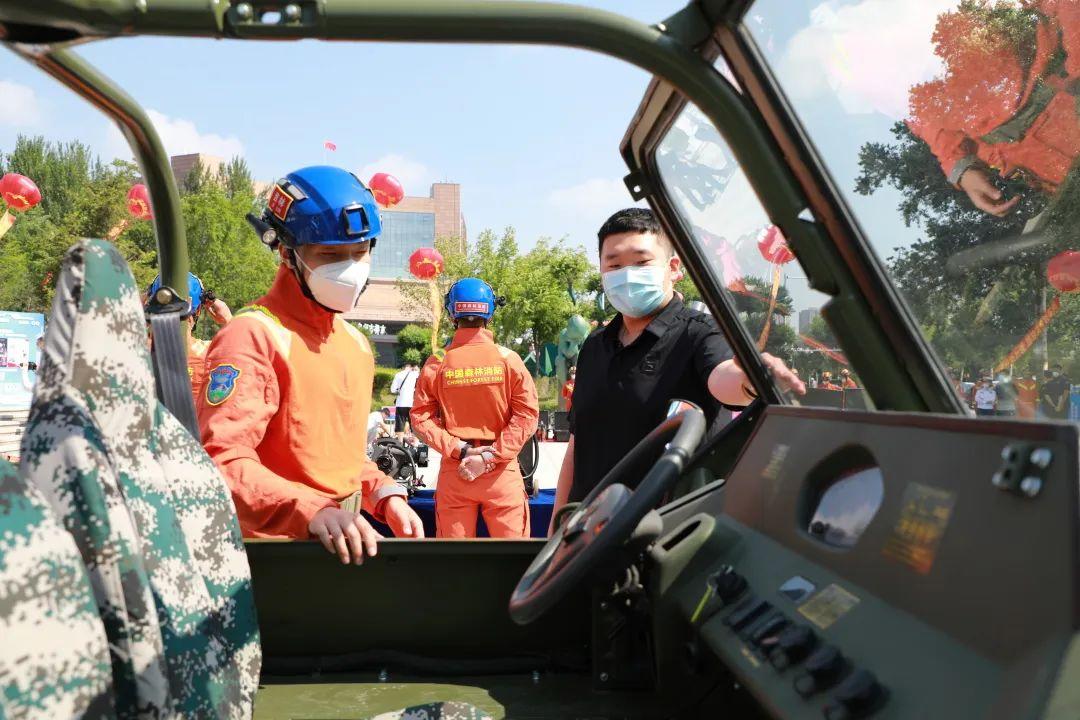 6月16日是什么日子(吉林省森林消防总队开展安全宣传咨询活动)插图8 月16日是什么日子(吉林省森林消防总队开展安全宣传咨询活动)"