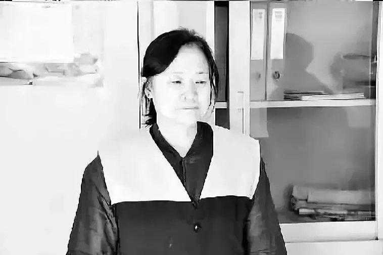 梦见别人给钱(“老佛爷”邱小梅被判刑)插图1 梦见别人给钱(“老佛爷”邱小梅被判刑)