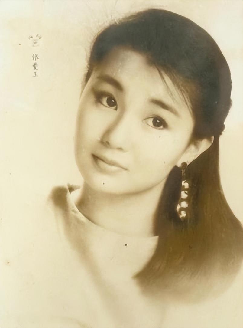 女生男相(看看现在的香港女明星,都是谁?)插图11 女生男相(看看现在的香港女明星,都是谁?)